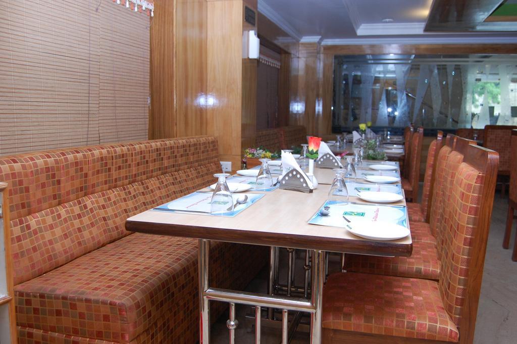 Hotel Sona'S Tiruchirappalli Exteriör bild
