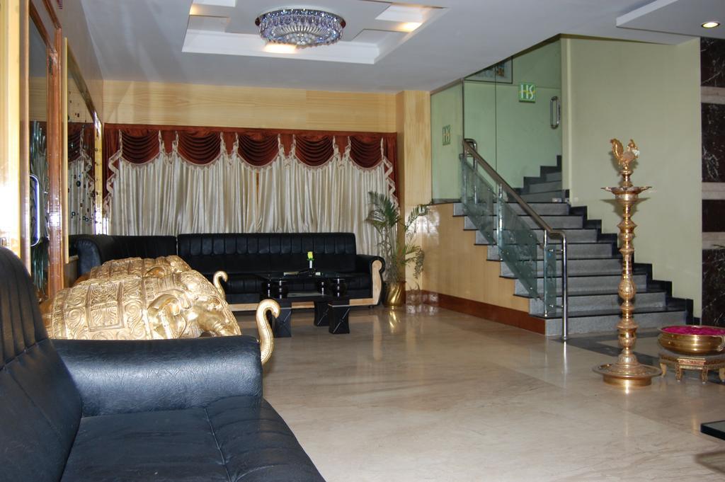 Hotel Sona'S Tiruchirappalli Exteriör bild