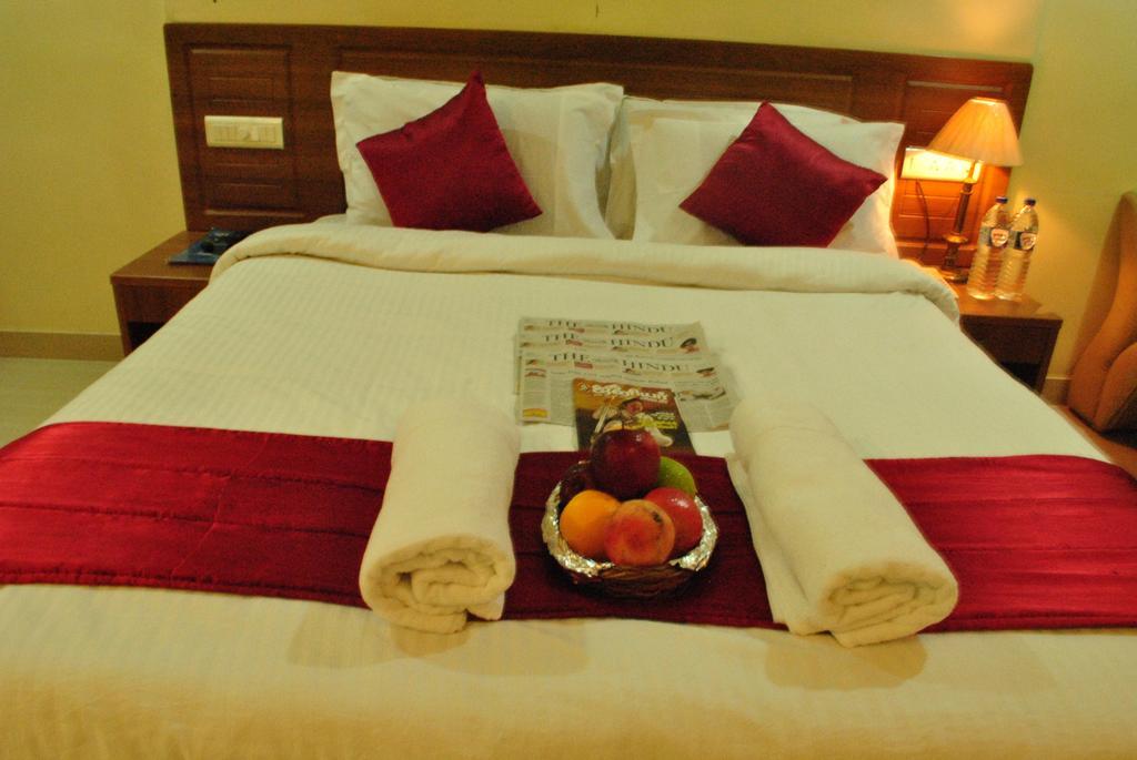 Hotel Sona'S Tiruchirappalli Exteriör bild