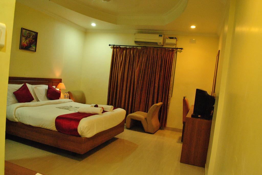 Hotel Sona'S Tiruchirappalli Exteriör bild