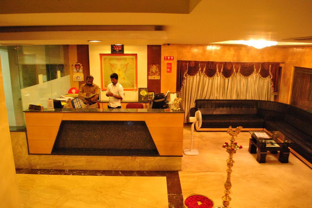 Hotel Sona'S Tiruchirappalli Exteriör bild
