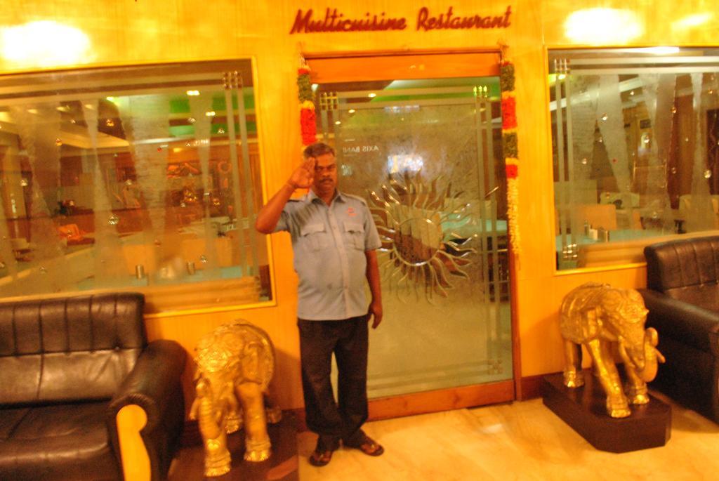 Hotel Sona'S Tiruchirappalli Exteriör bild