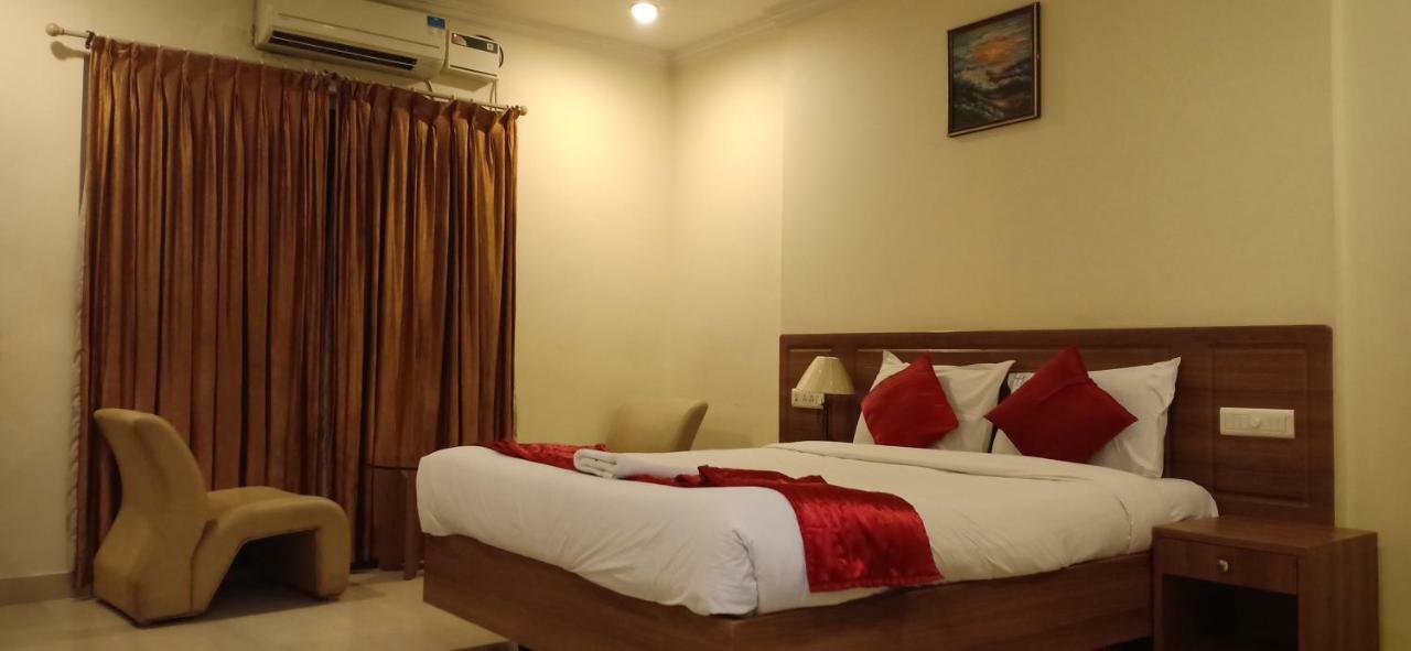 Hotel Sona'S Tiruchirappalli Exteriör bild