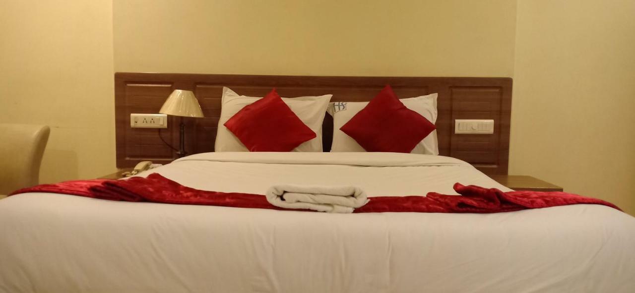 Hotel Sona'S Tiruchirappalli Exteriör bild